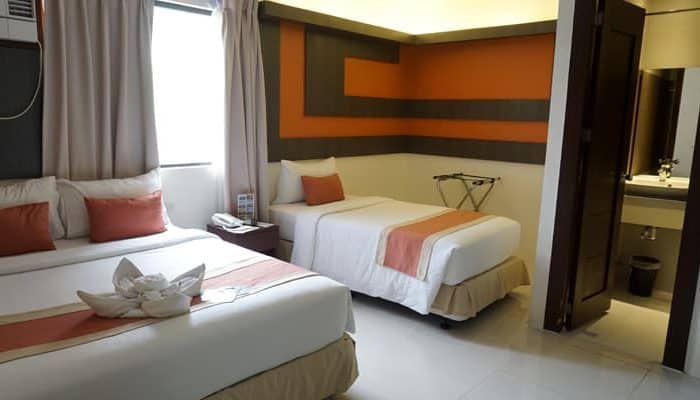 Business Suite Room